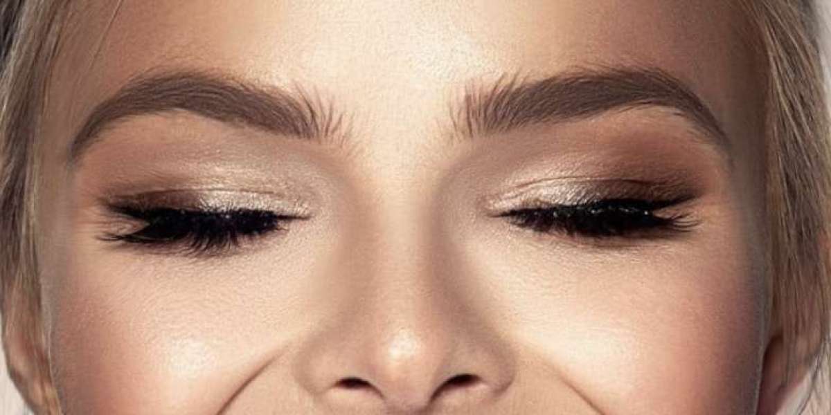 Lippen aufspritzen – Jetzt für vollere, schönere und definierte Lippen